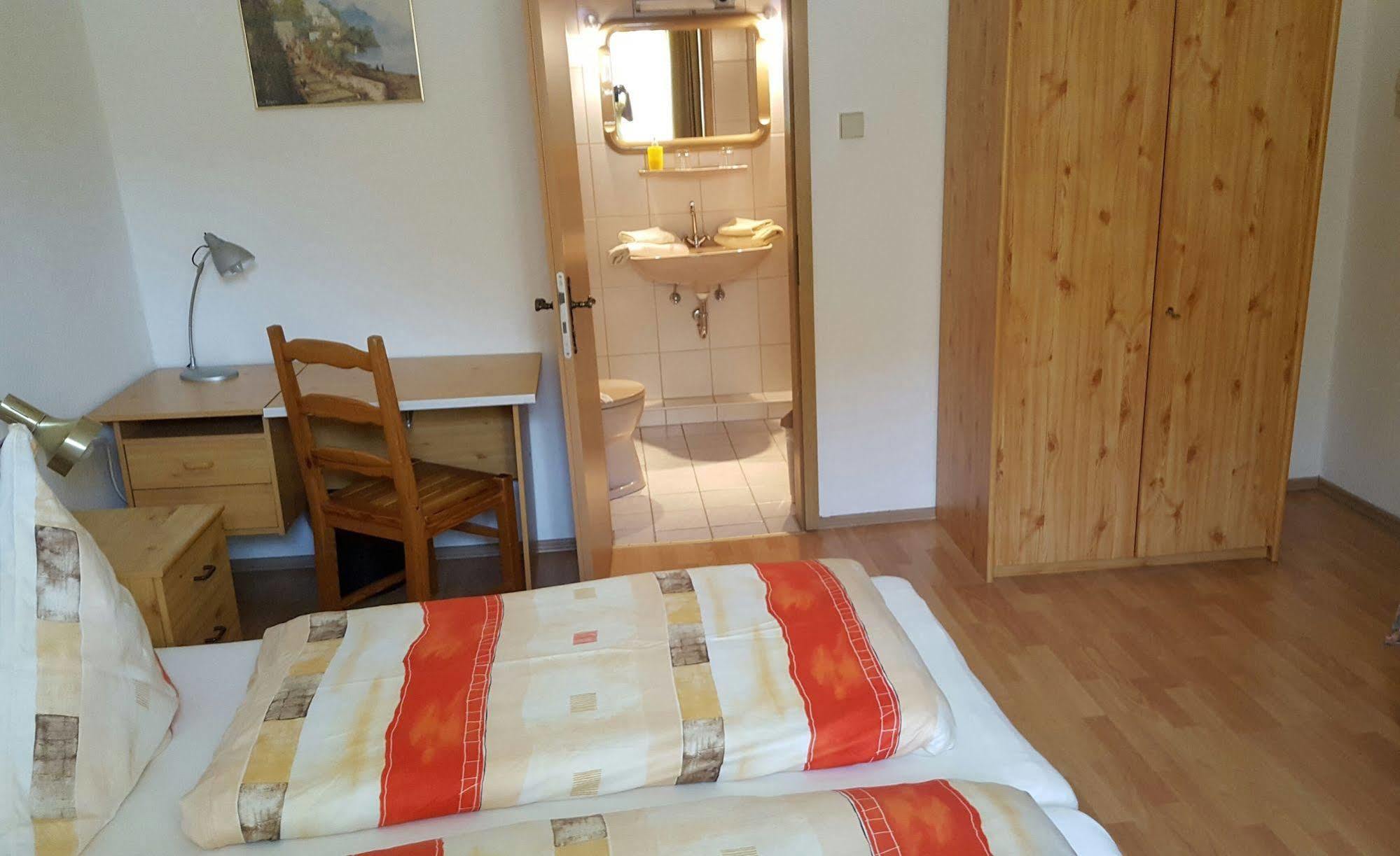 Kansakar Hotel Kaiserslautern Kültér fotó
