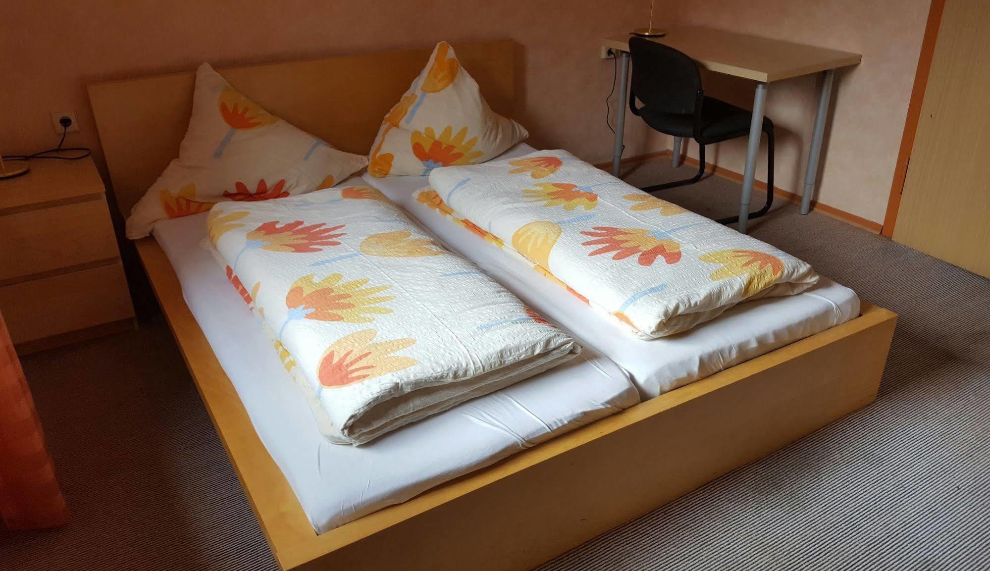 Kansakar Hotel Kaiserslautern Kültér fotó