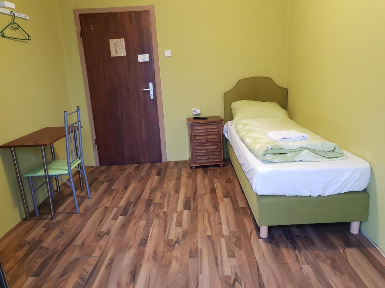 Kansakar Hotel Kaiserslautern Kültér fotó